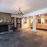 & - Unike Hotell