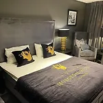 Hotell & - Unike
