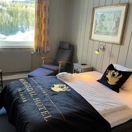 & - Unike Hotel