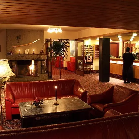 & - Unike Hotel 4*