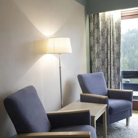 & - Unike Hotel 4*