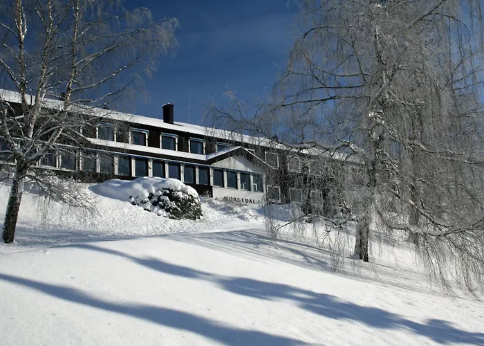 & - Unike 4*